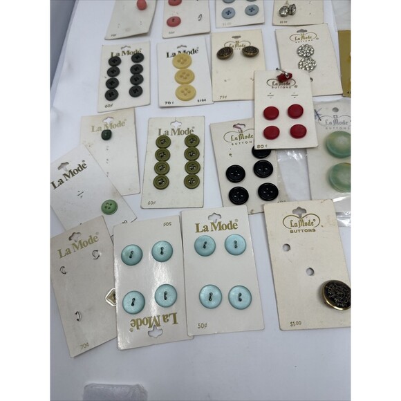 VTG Lot 70 Carded NEW Sewing Buttons LaMode Platic Metal Wood Japan Holland USA - Picture 13 of 16